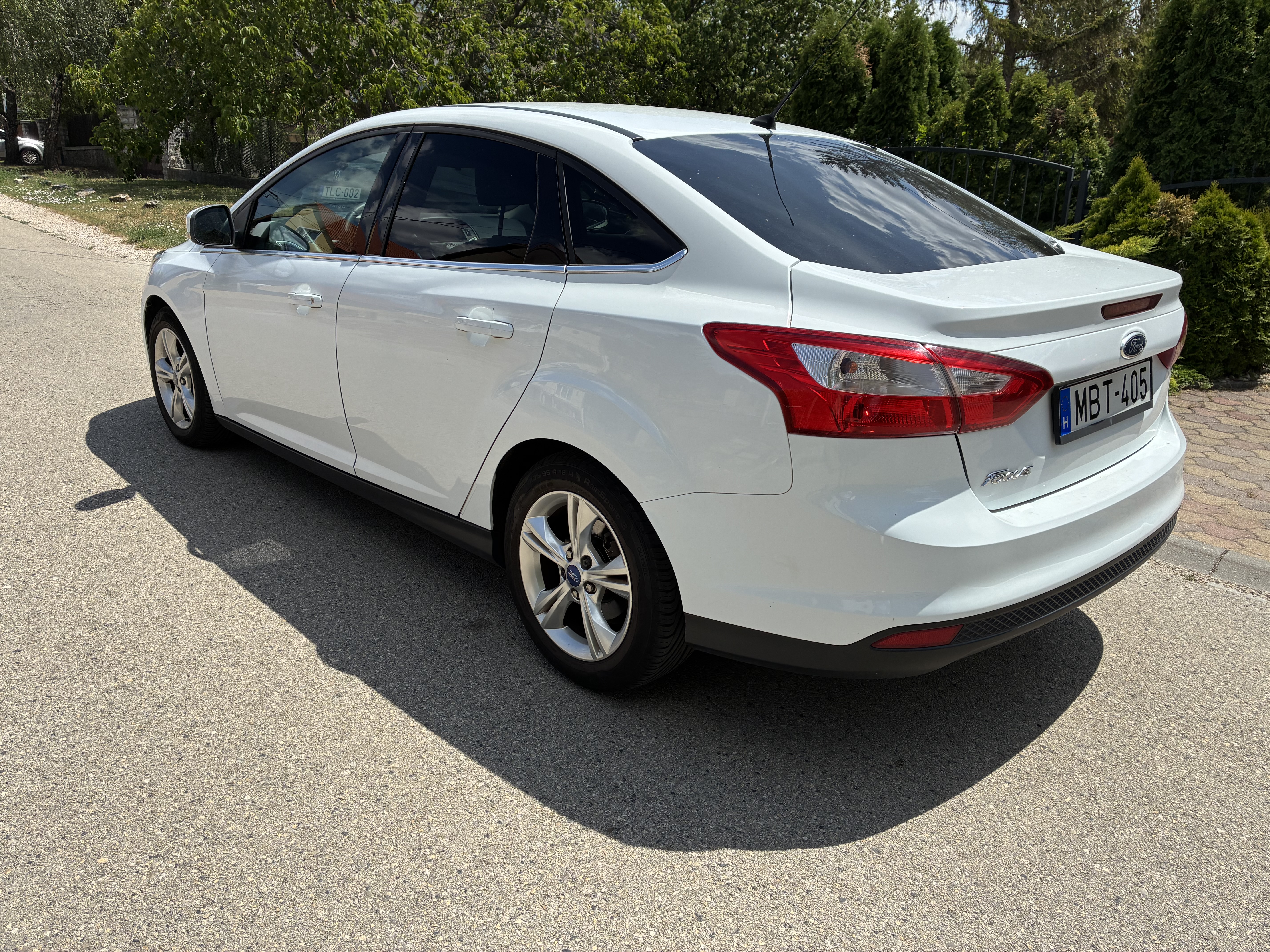 Ford Focus sedan hátul